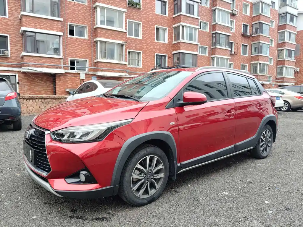 Toyota Yaris L — миниатюра 2