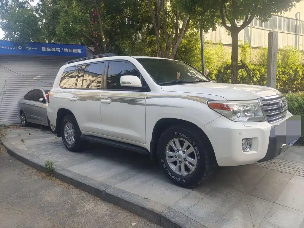 Toyota Land Cruiser 2012 4.0L AT VX