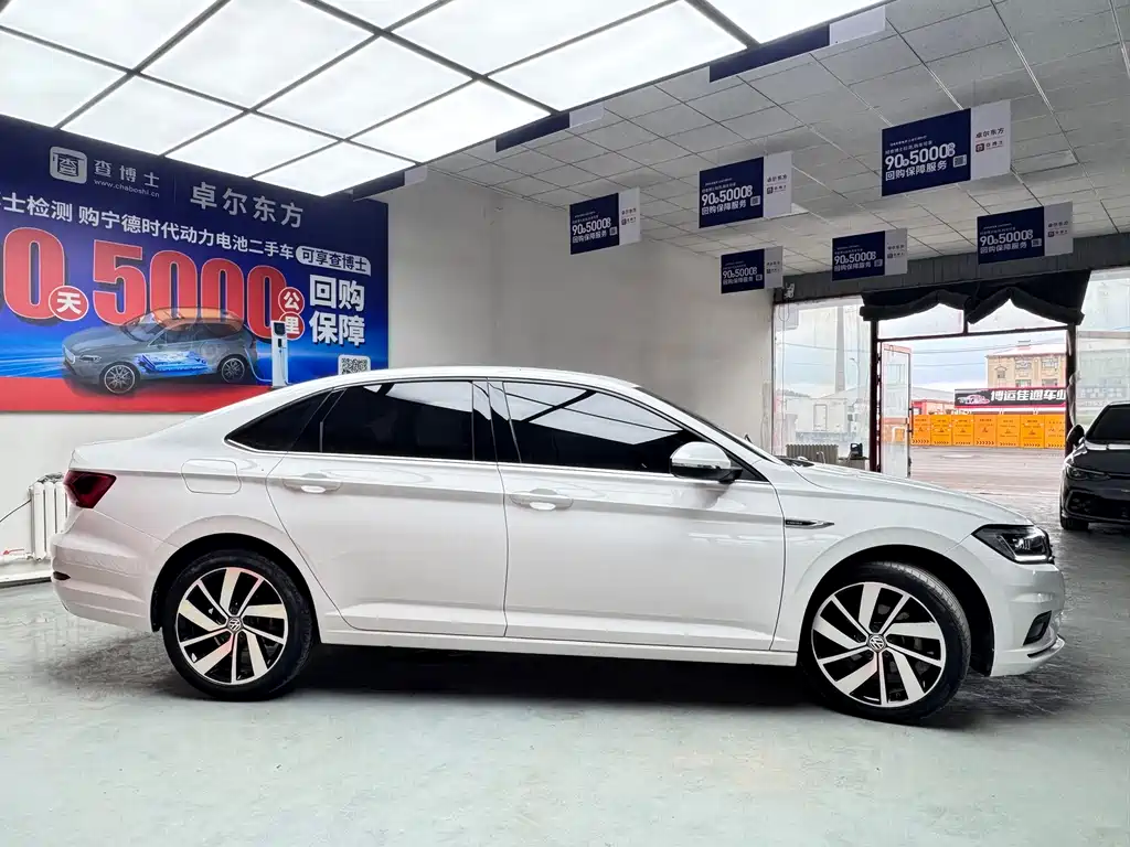 Volkswagen Sagitar — миниатюра 5