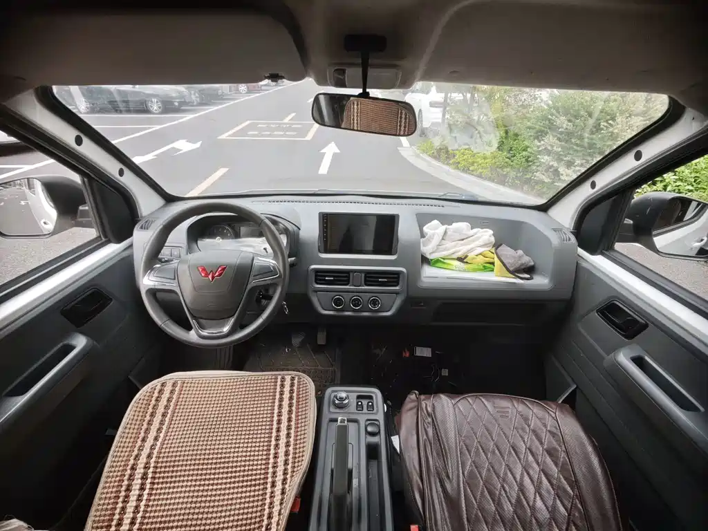 Wuling Yangguang — миниатюра 6