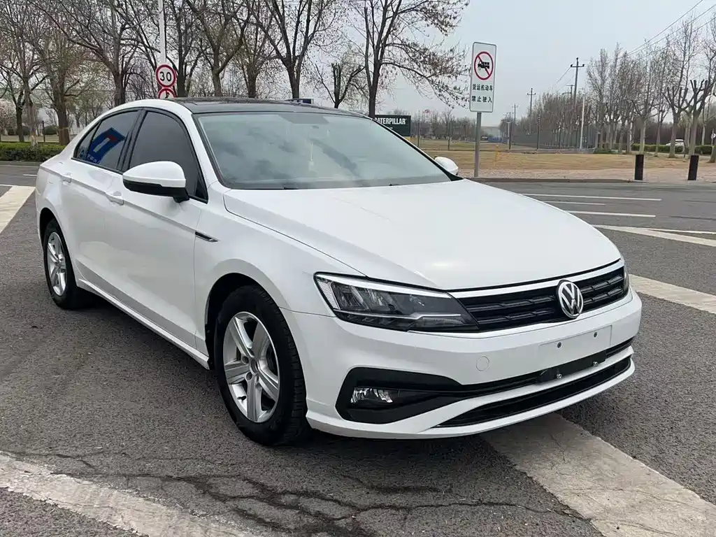 Volkswagen Lamando 2021 230TSI DSG