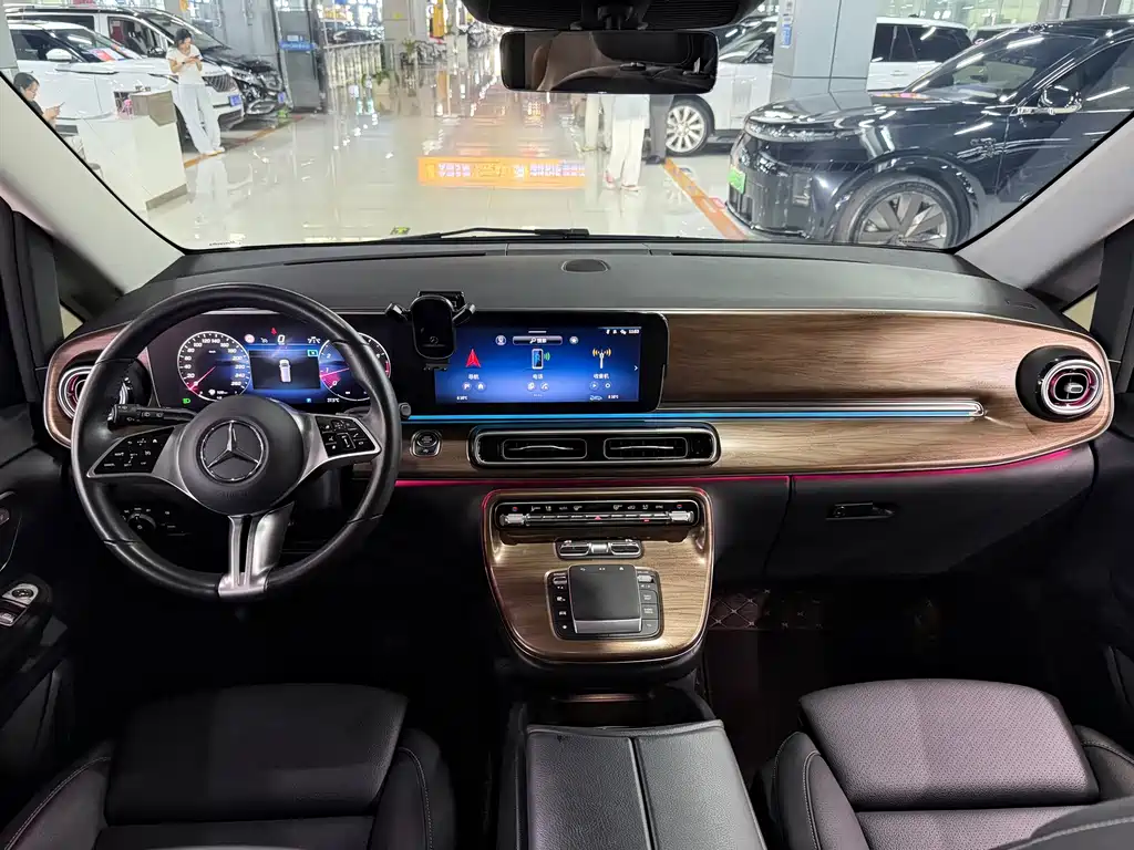 Mercedes-Benz V-Class — миниатюра 6