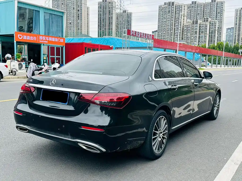 Mercedes-Benz E-Class — миниатюра 7