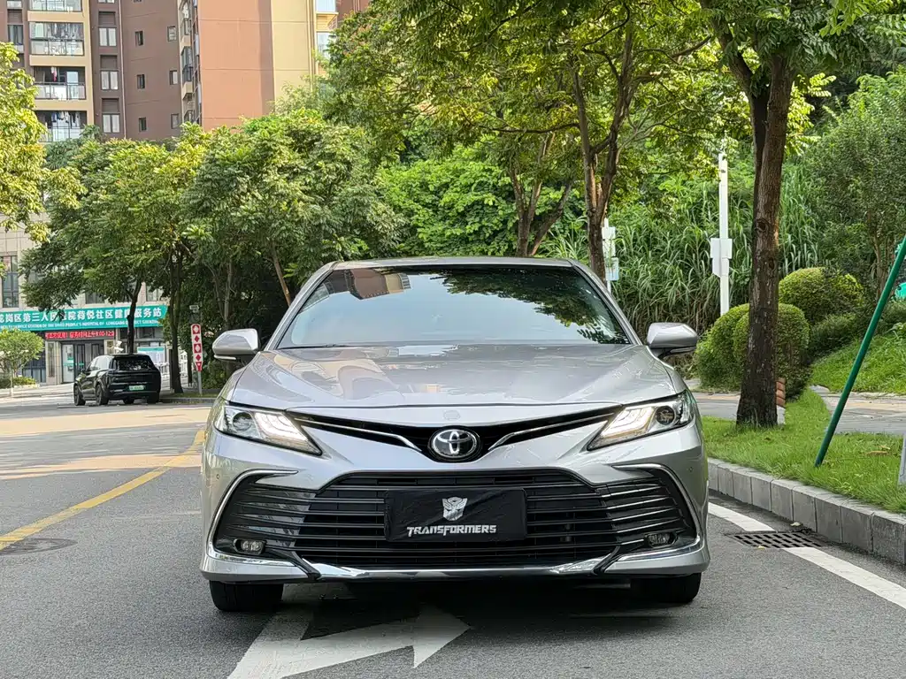 Toyota Camry — миниатюра 2