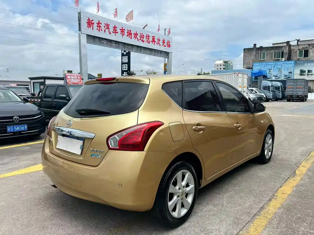 Nissan Tiida — миниатюра 7