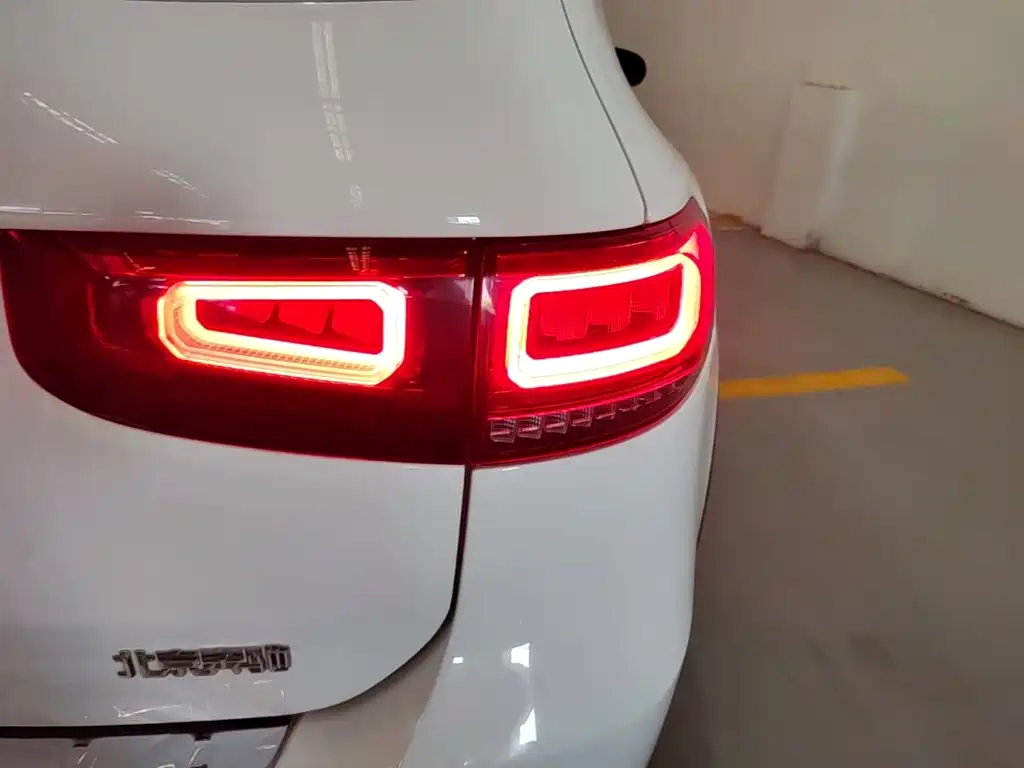 Mercedes-Benz GLB — миниатюра 8