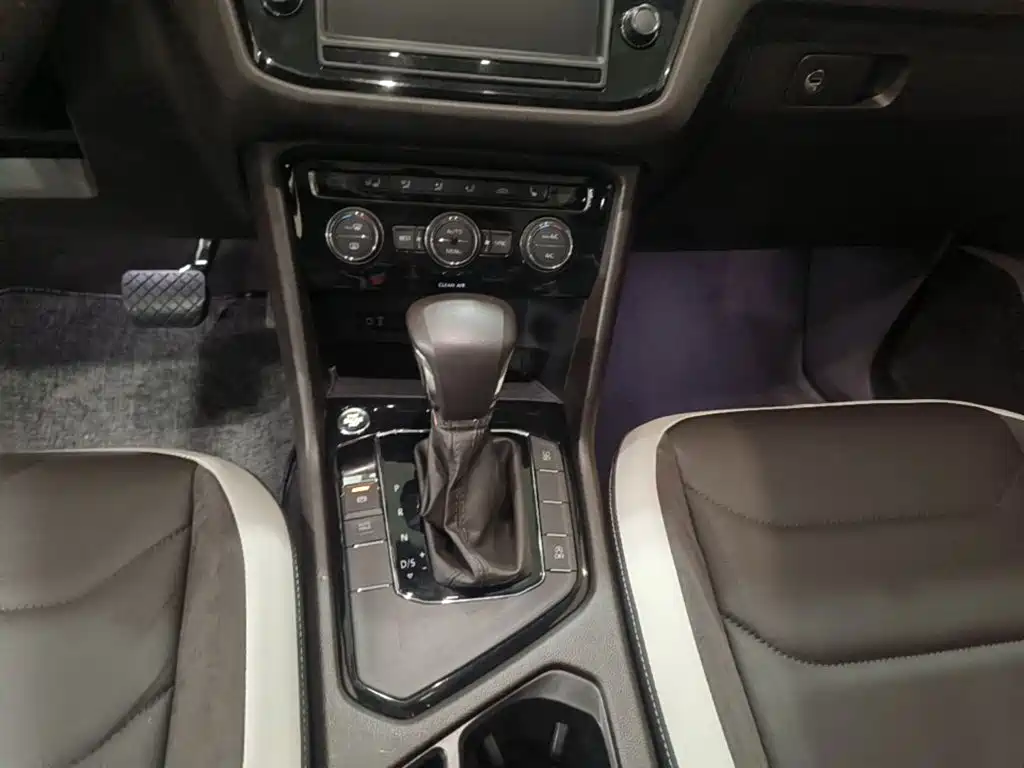Volkswagen Tiguan L — миниатюра 14