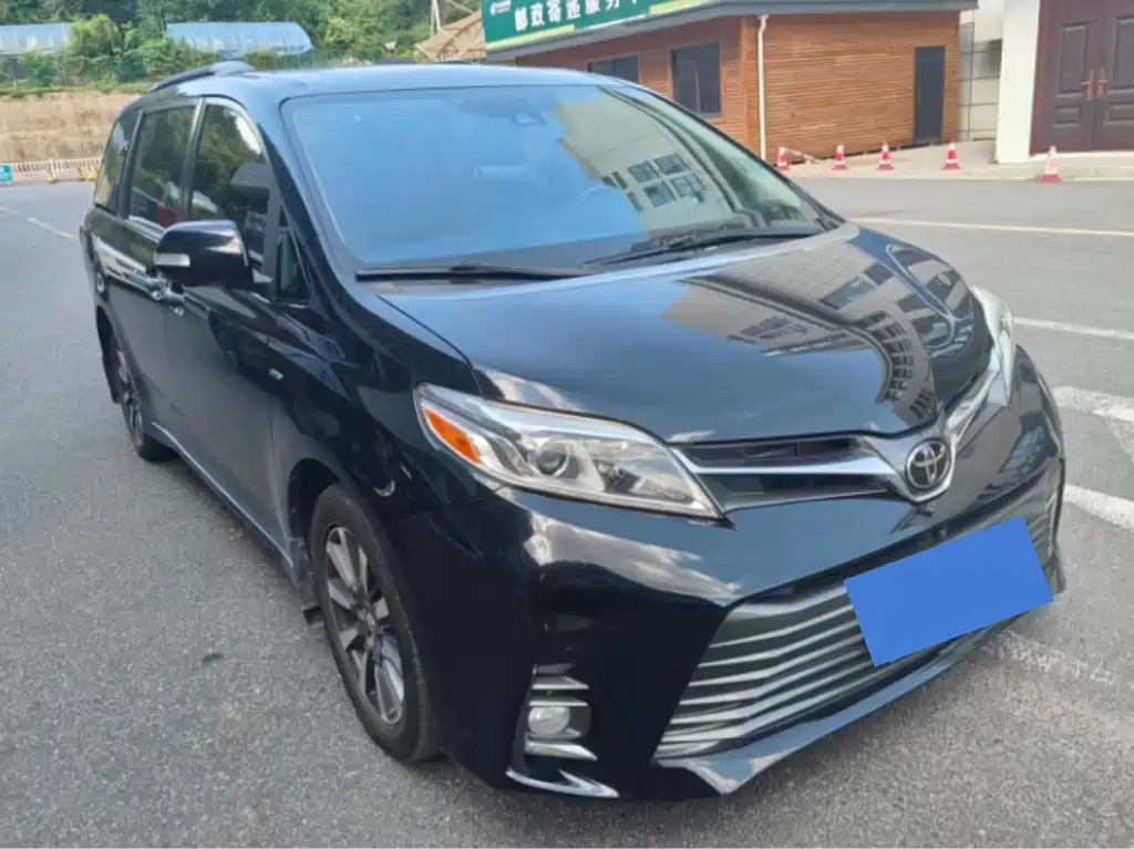 Toyota Sienna — миниатюра 4