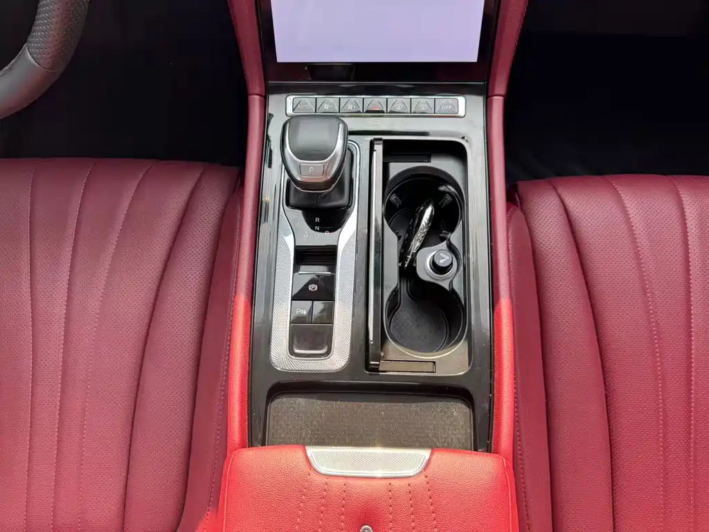 Hongqi Hongqi H5 — миниатюра 17