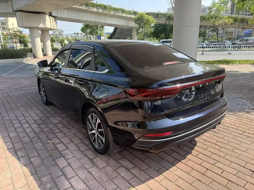 Geely Emgrand — миниатюра 11