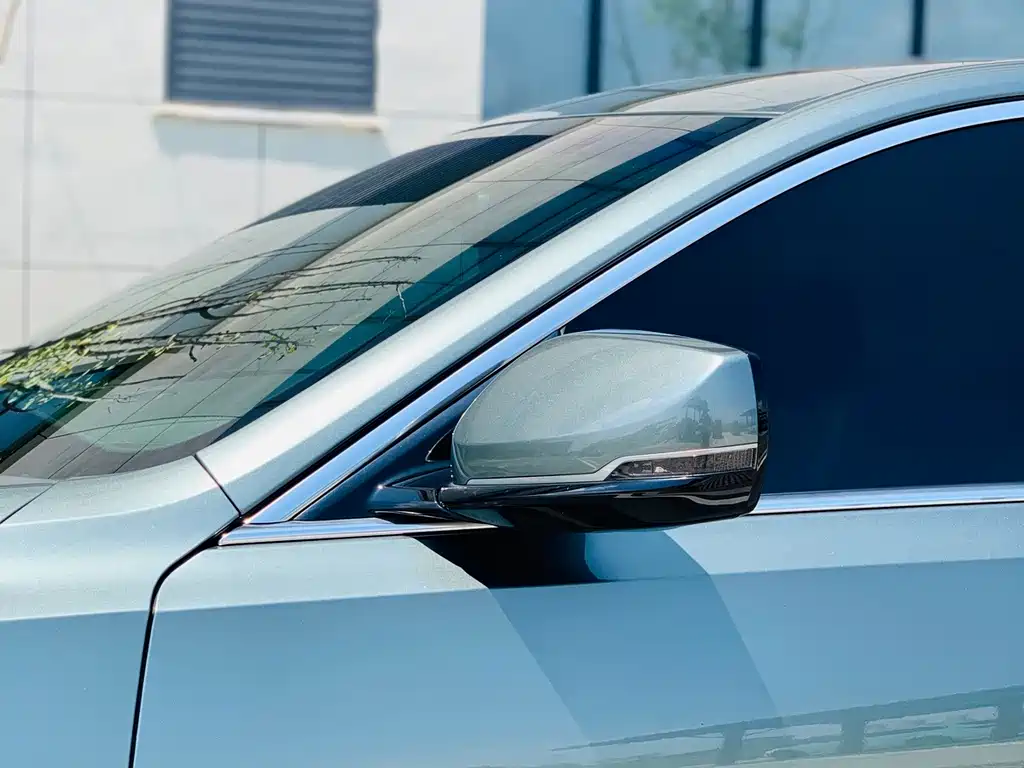 Cadillac CT5 — миниатюра 10