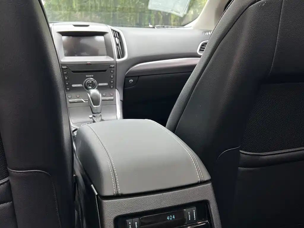 Ford Edge — миниатюра 15