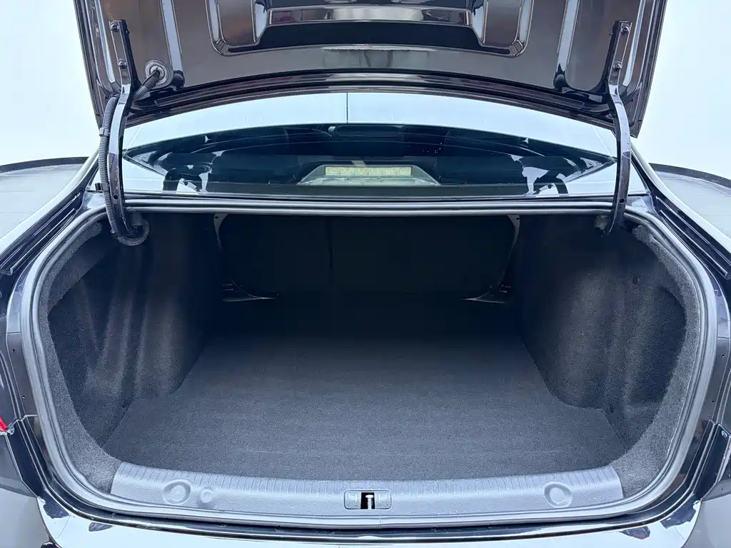Volkswagen Lavida — миниатюра 5