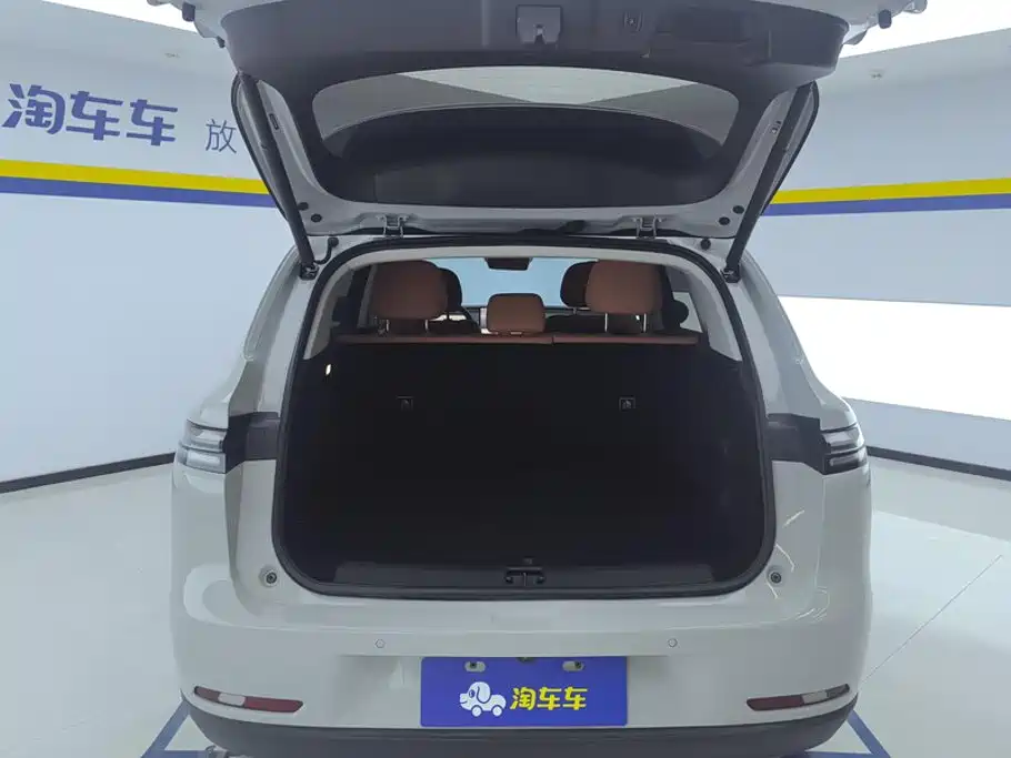 Leapmotor Leapmotor C10 — миниатюра 4