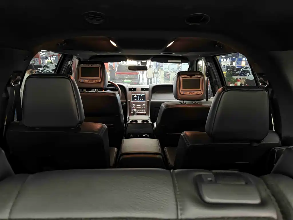 Lincoln Navigator — миниатюра 14