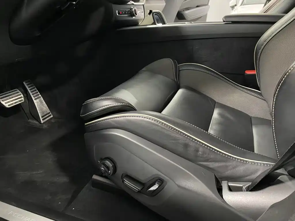 VOLVO XC60 PLUG IN HYBRID