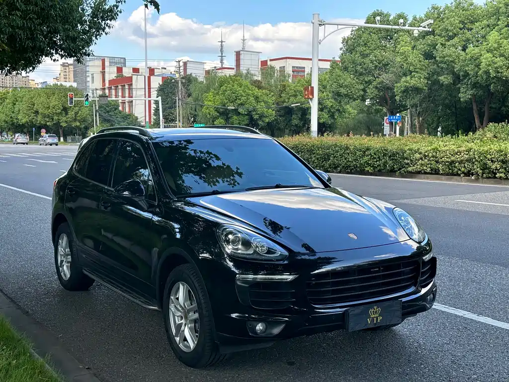 Porsche Cayenne — миниатюра 3