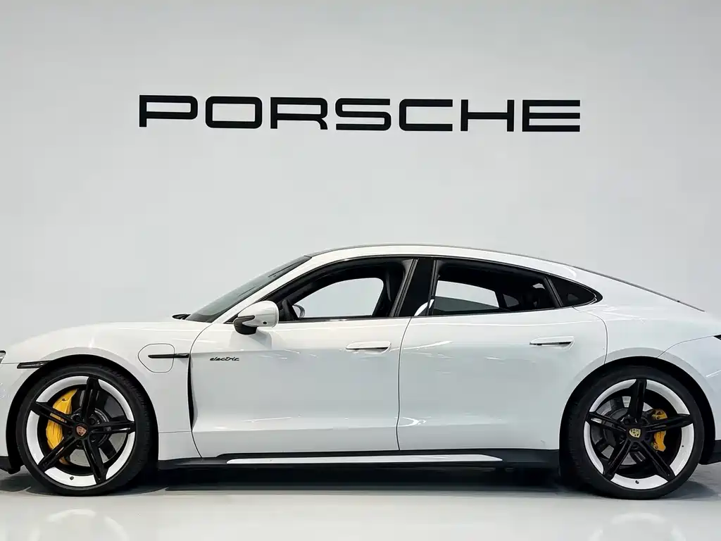 Porsche Taycan — миниатюра 3
