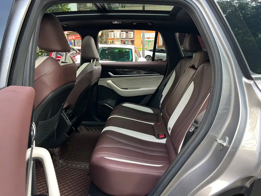 Geely Xingyue L — миниатюра 10