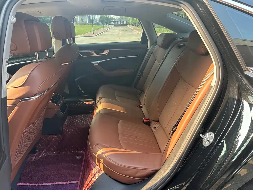 Audi A6L — миниатюра 12