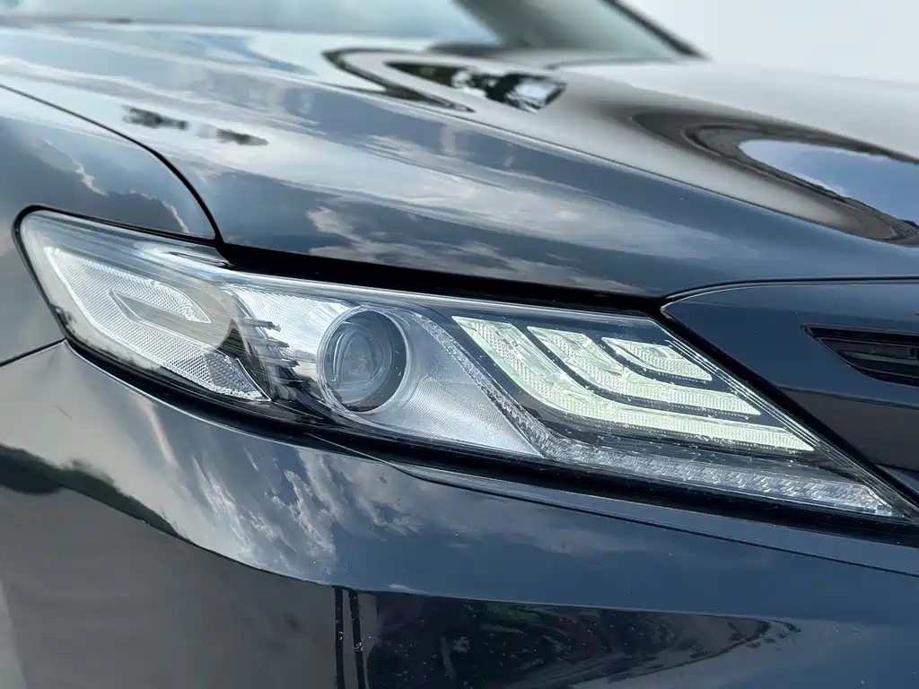 Toyota Camry — миниатюра 4