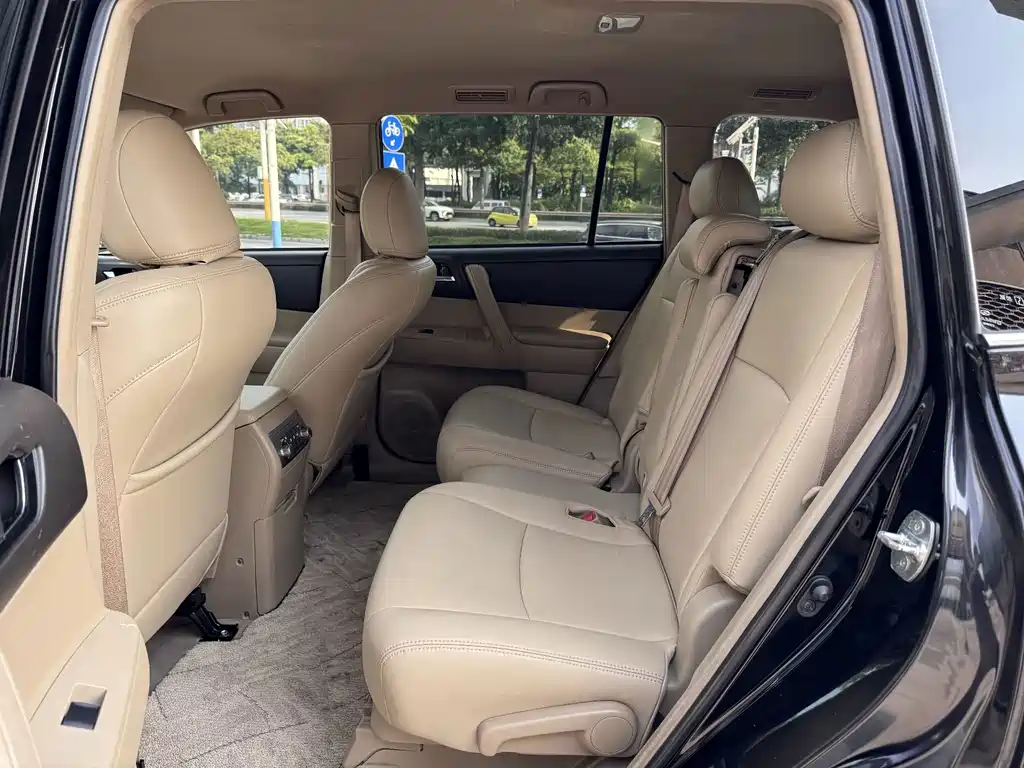 Toyota Highlander — миниатюра 6