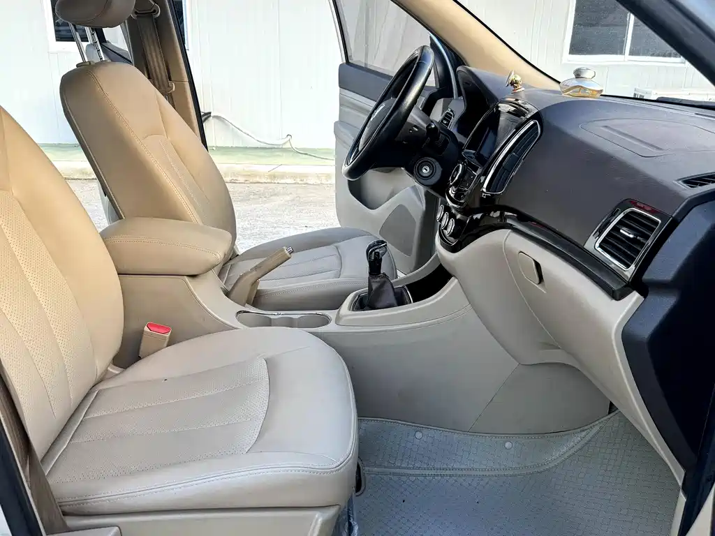 Baojun 730 1.5L Manual Comfort Type 7 seats, фото 12