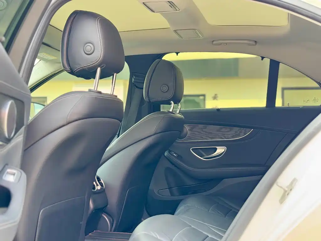 Mercedes-Benz C-Class — миниатюра 8