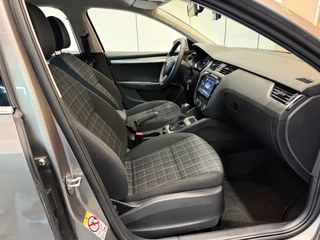 Skoda Octavia — миниатюра 10