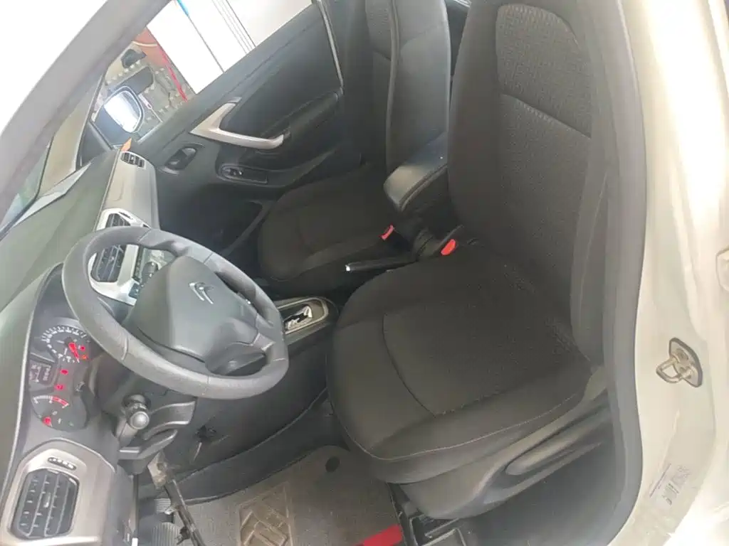 Citroen Elysee — миниатюра 15