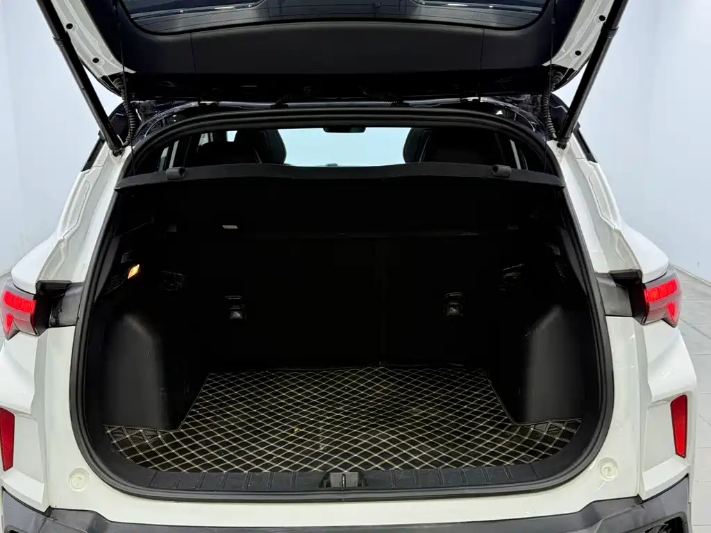Geely Binyue — миниатюра 14
