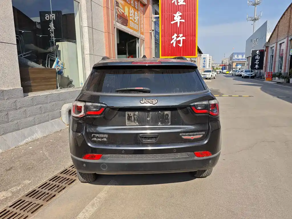 Jeep Compass — миниатюра 6