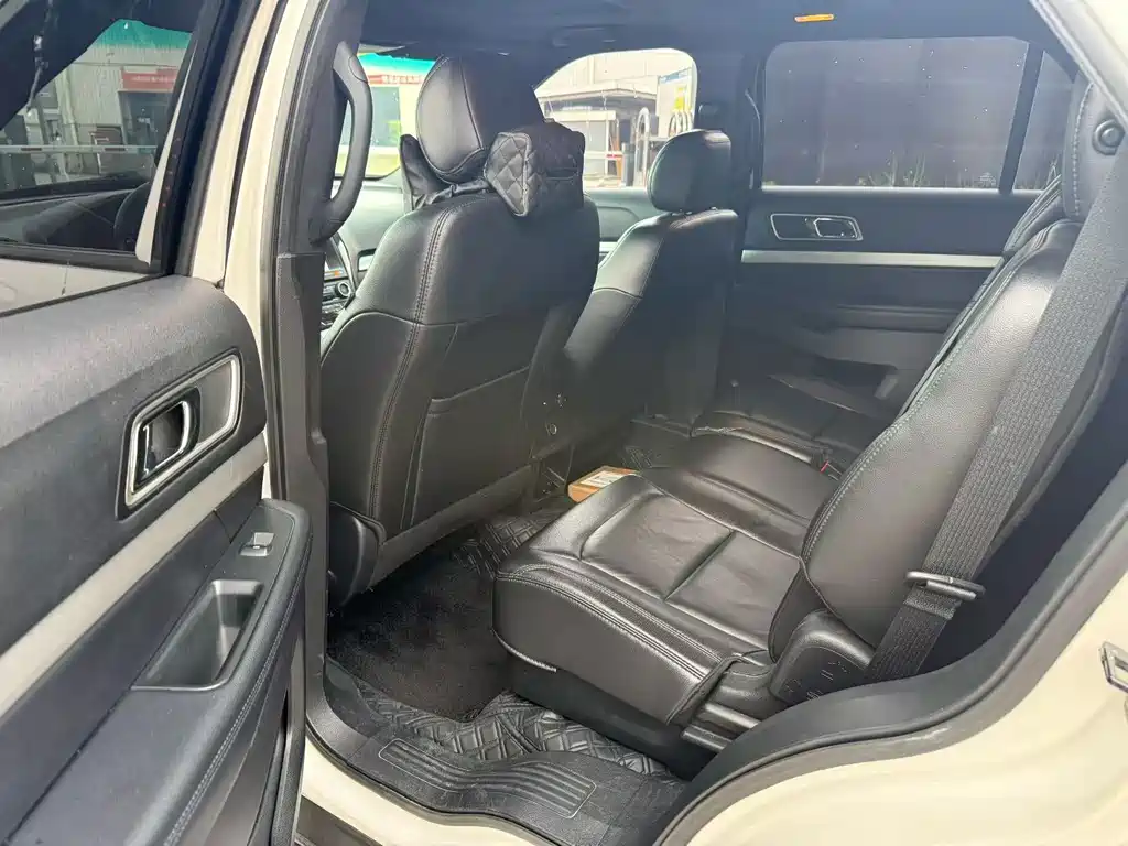 Ford Explorer (Import) — миниатюра 7