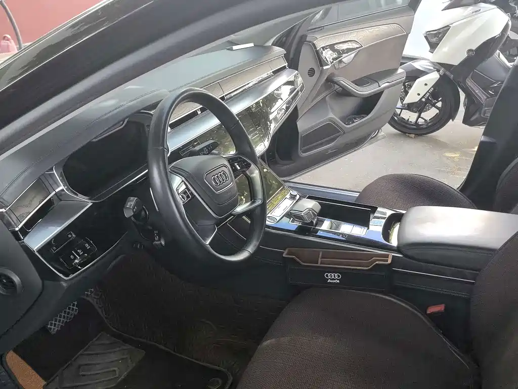 Audi A8 — миниатюра 5