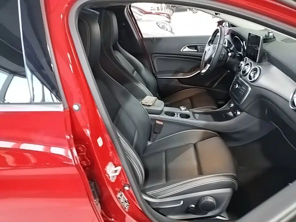 Mercedes-Benz GLA — миниатюра 25