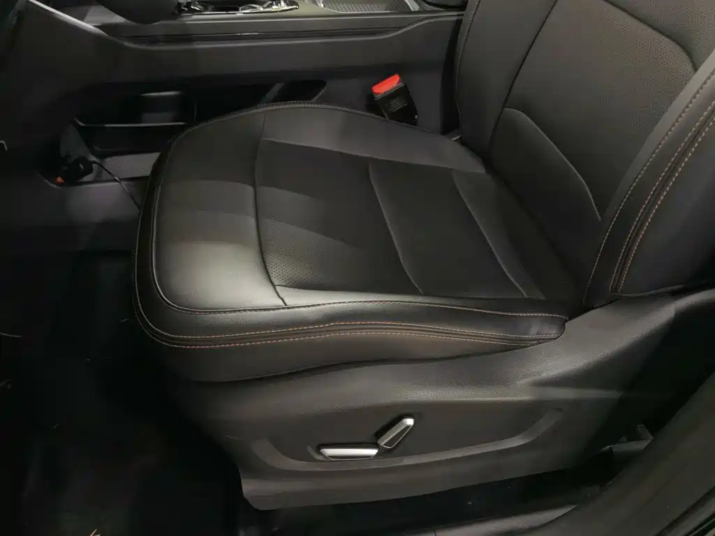 Geely Haoyue L — миниатюра 20