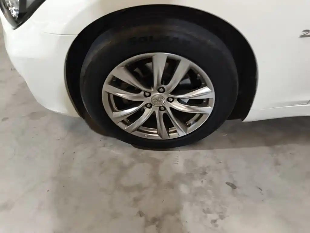 Infiniti Q70 — миниатюра 23