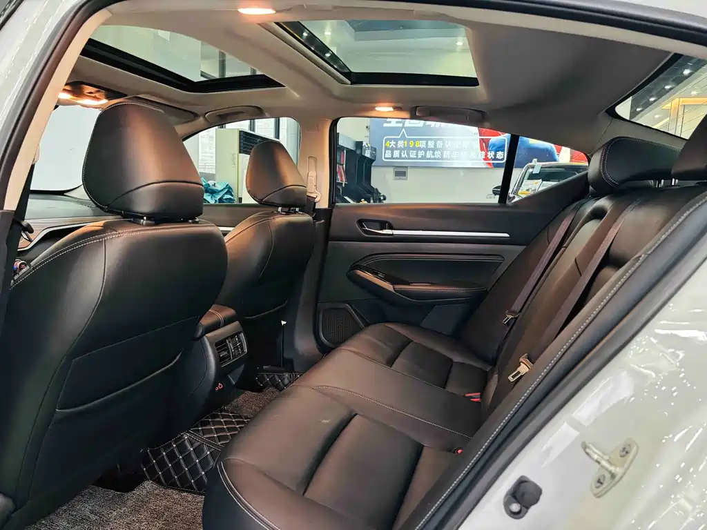 Nissan Teana — миниатюра 21