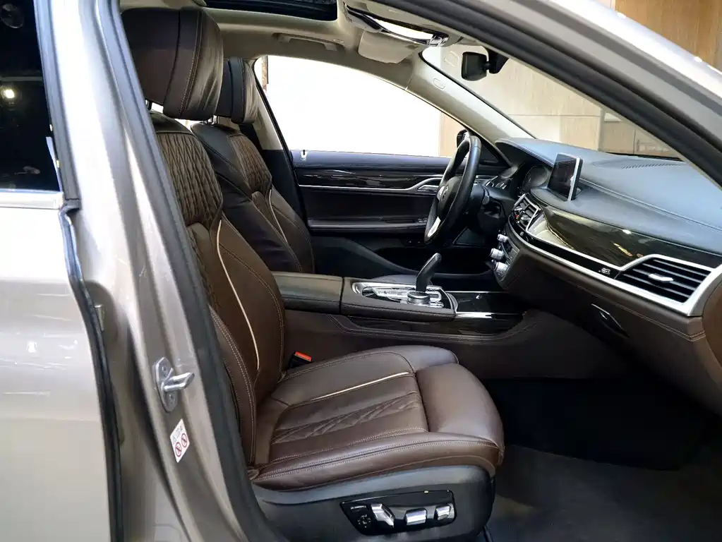 BMW 7 Series 7 2021 730Li Luxury