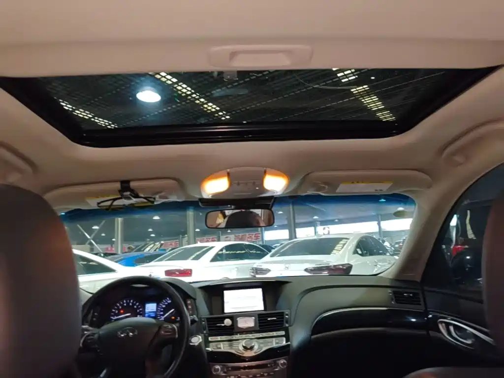 Infiniti Q70 — миниатюра 18