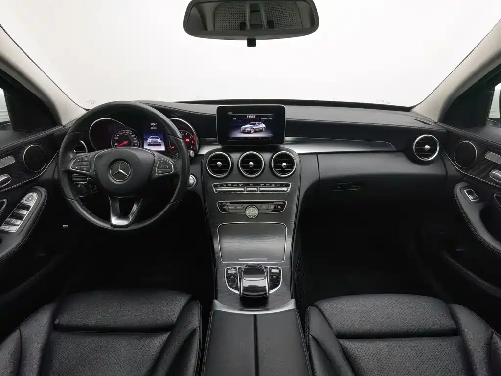 Mercedes-Benz C-Class — миниатюра 5