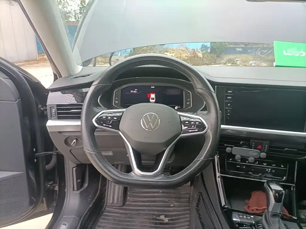 Volkswagen Passat PHEV — миниатюра 11
