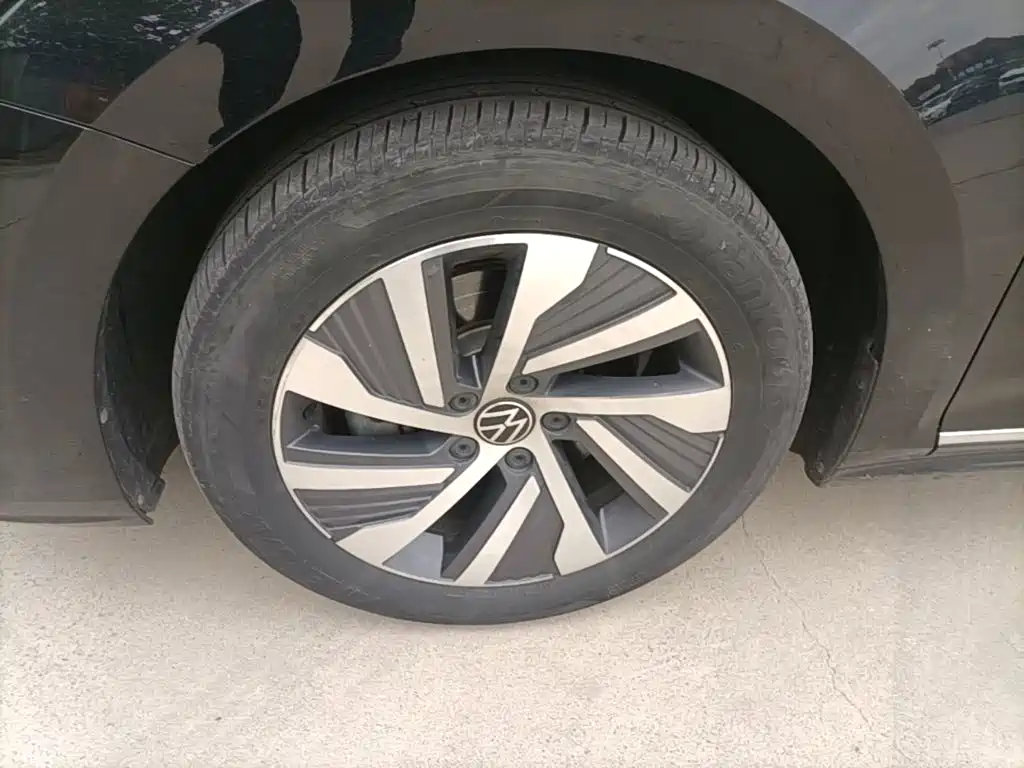 Volkswagen Passat PHEV — миниатюра 23