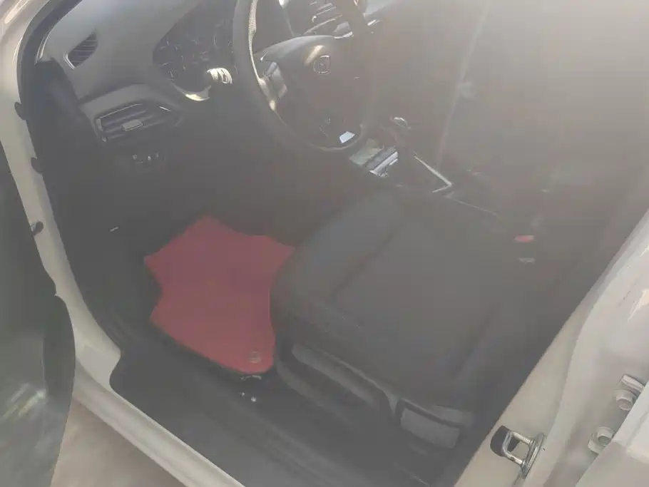 Hyundai Elantra — миниатюра 9