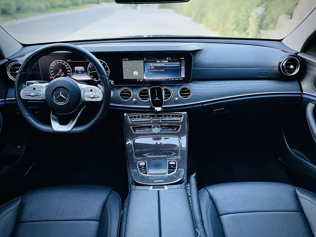 Mercedes-Benz E-Class — миниатюра 8