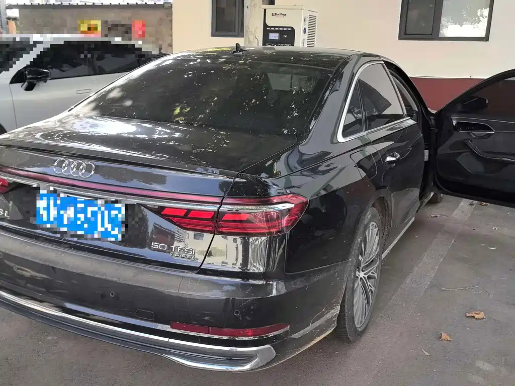 Audi A8 — миниатюра 7