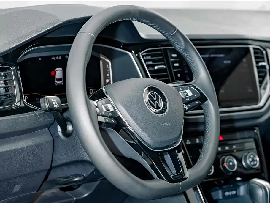 Volkswagen T-Roc — миниатюра 9