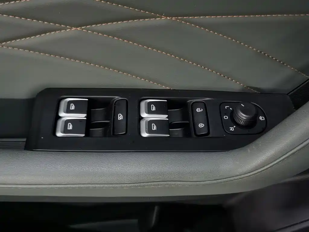 Geely Haoyue L — миниатюра 9