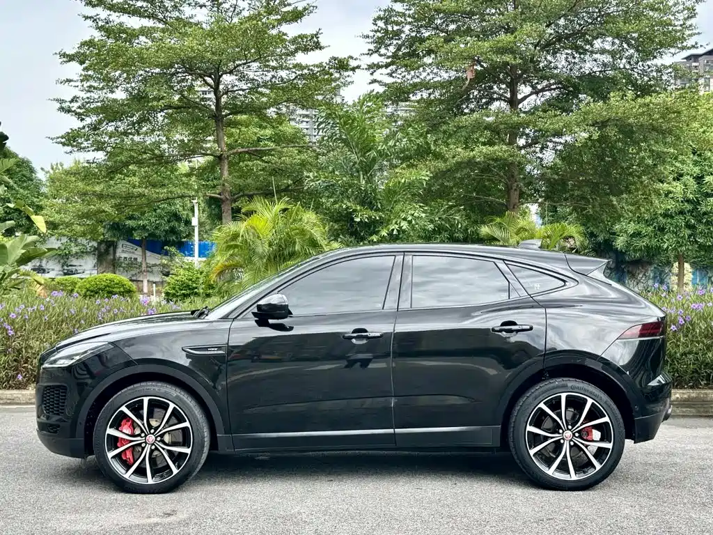 Jaguar E-PACE — миниатюра 3