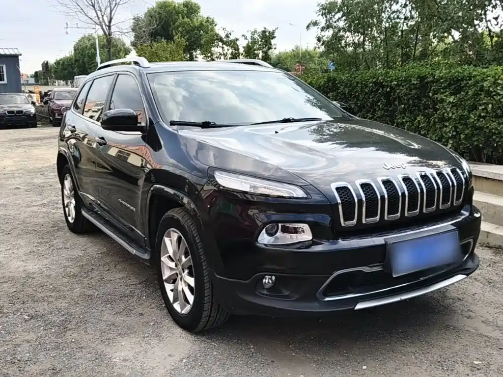 Jeep Cherokee — миниатюра 4